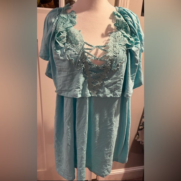 Plus Size Off Shoulder Top - Picture 8 of 8